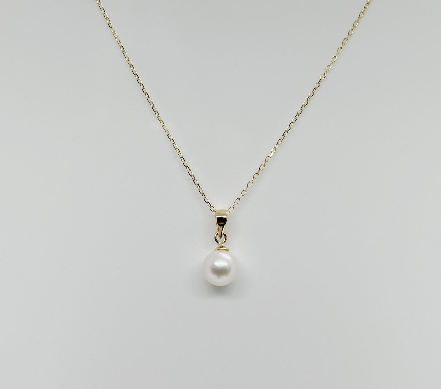 14K Gold Freshwater Pearl Pendant Necklace: AAA Cultured Pearl