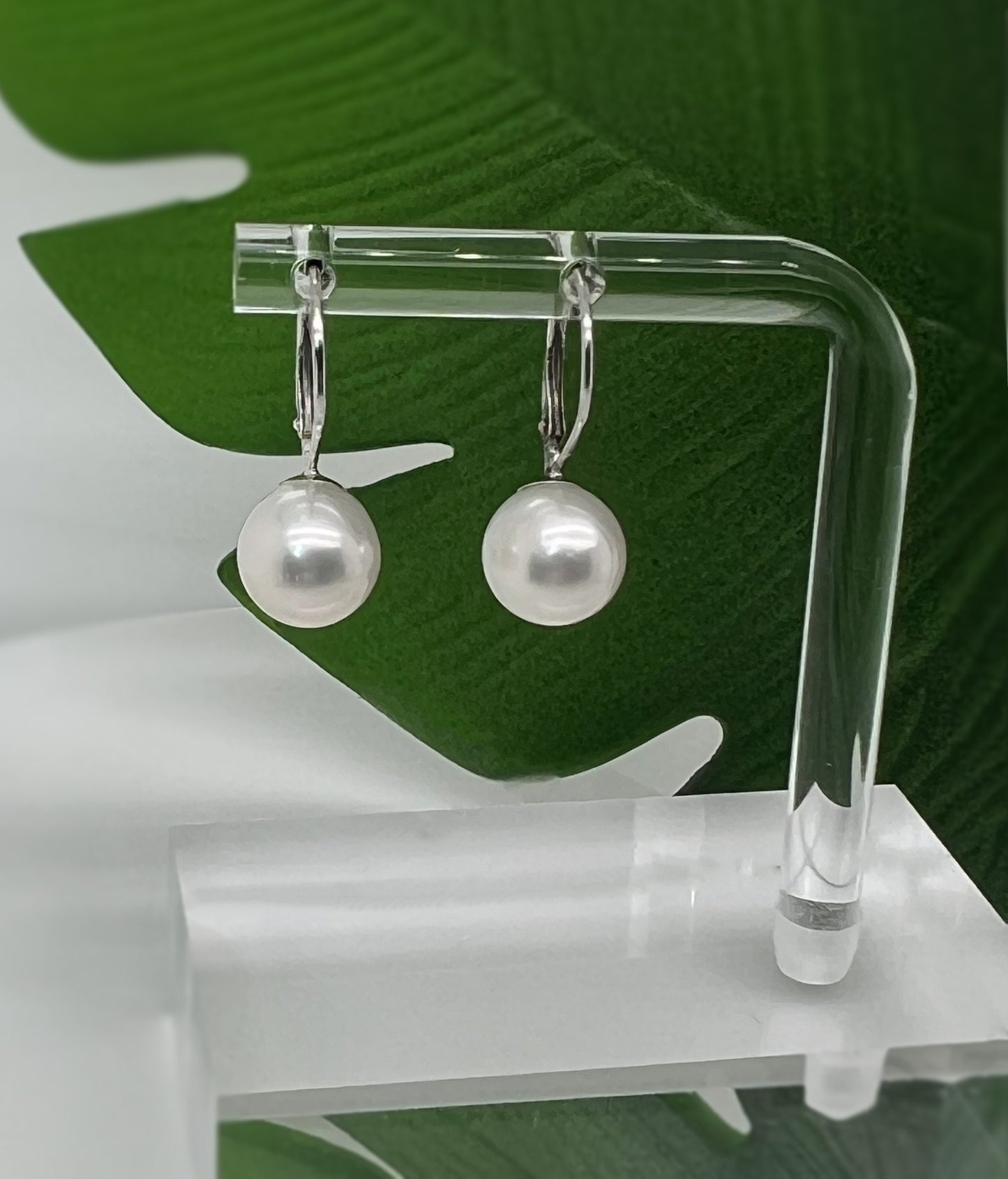 14K Gold Freshwater Pearl Earrings: Handcrafted Dangle Lever Backs