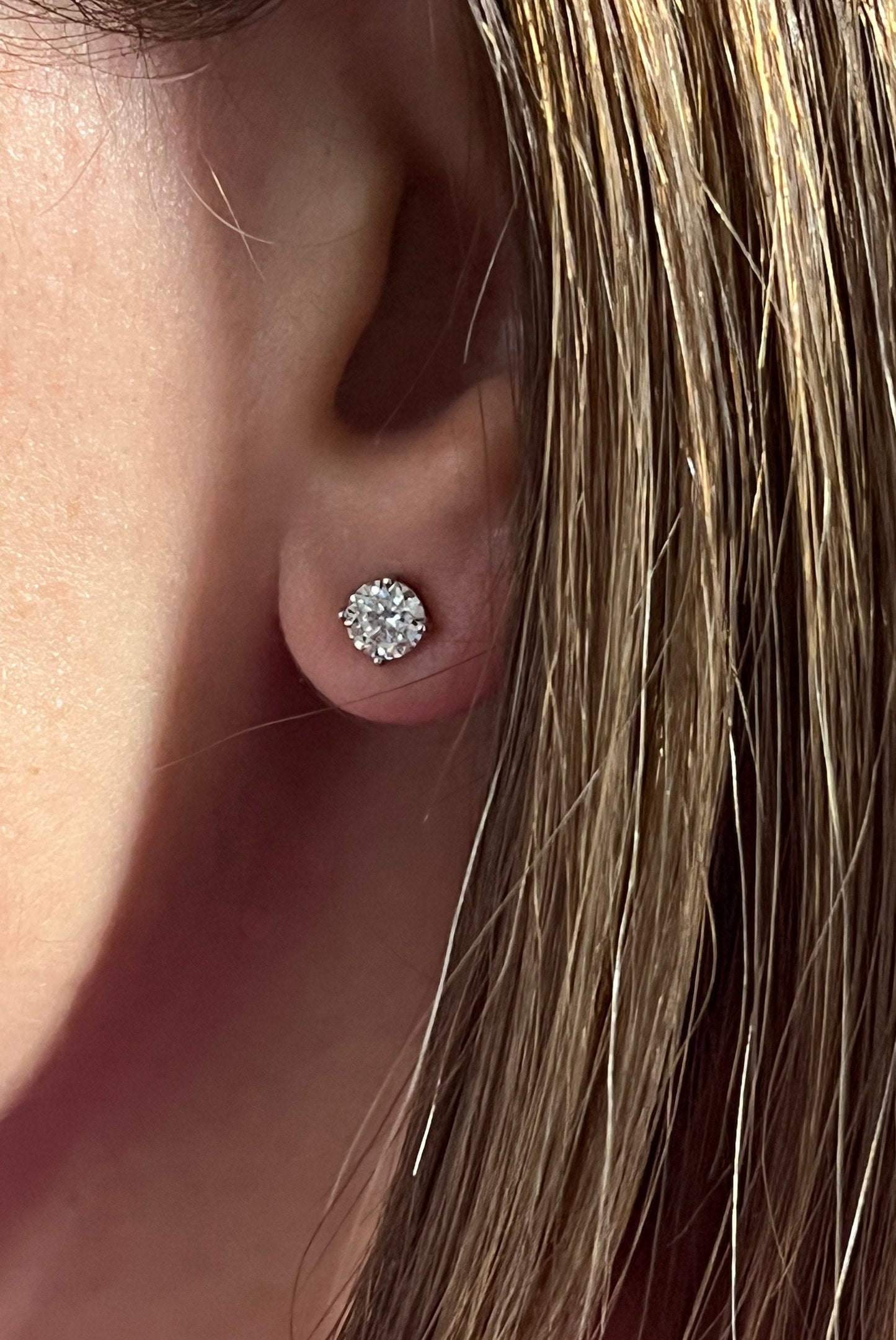 Certified Diamond Stud Earrings: 14K White Gold, Round Cut, SI1-SI2 G