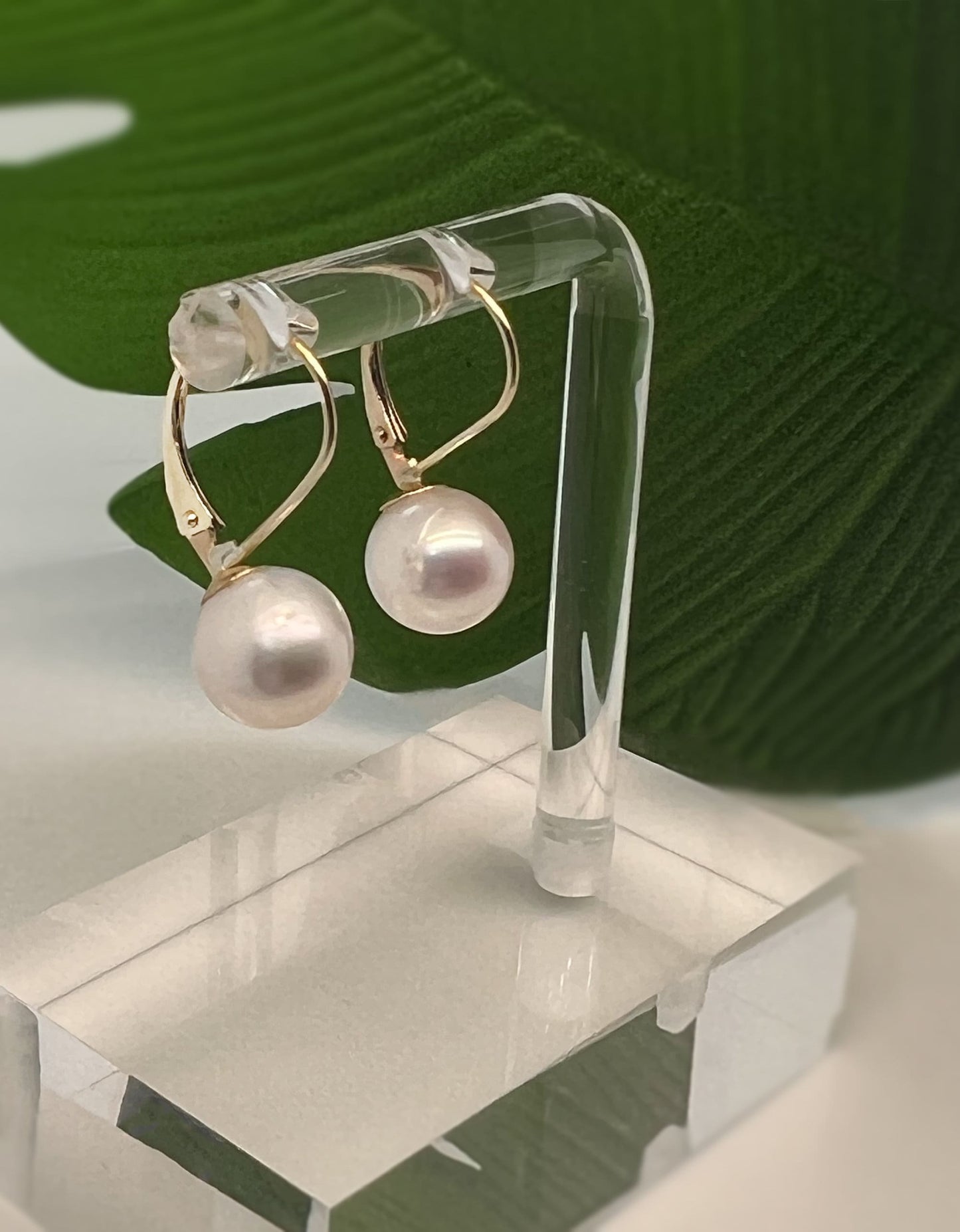 14K Gold Freshwater Pearl Earrings: Handcrafted Dangle Lever Backs