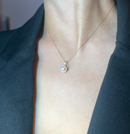 14K Gold Freshwater Pearl Pendant Necklace: AAA Cultured Pearl