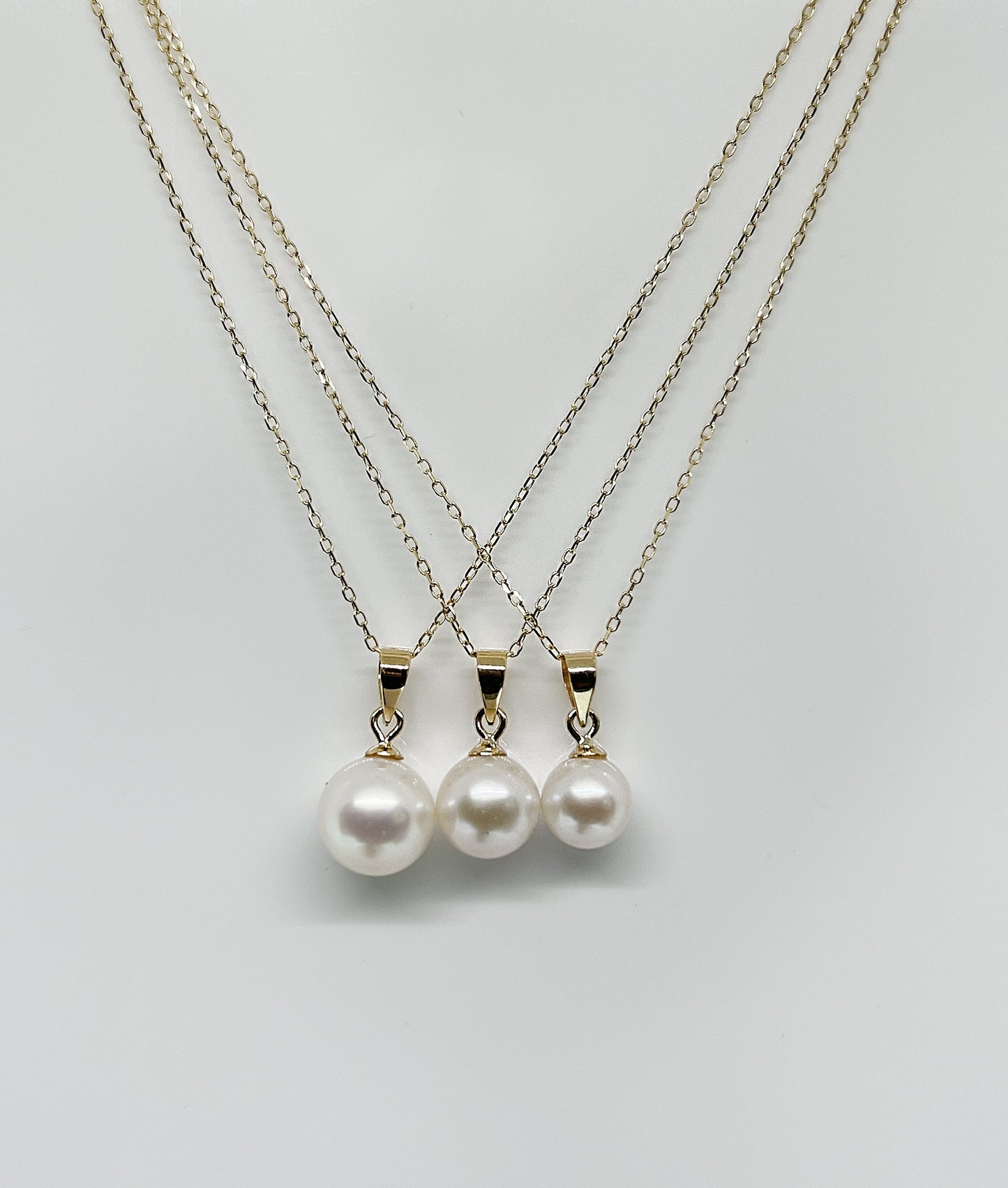 14K Gold Freshwater Pearl Pendant Necklace: AAA Cultured Pearl